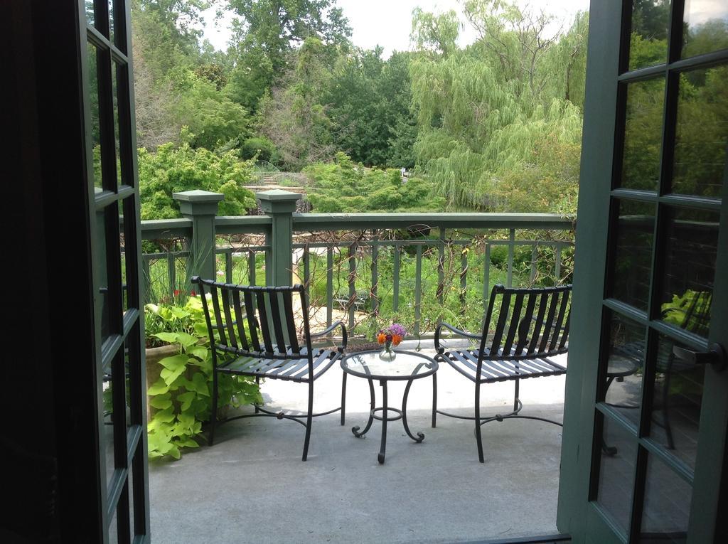 Om Sanctuary Holistic Retreat Hotel Ашвил Екстериор снимка