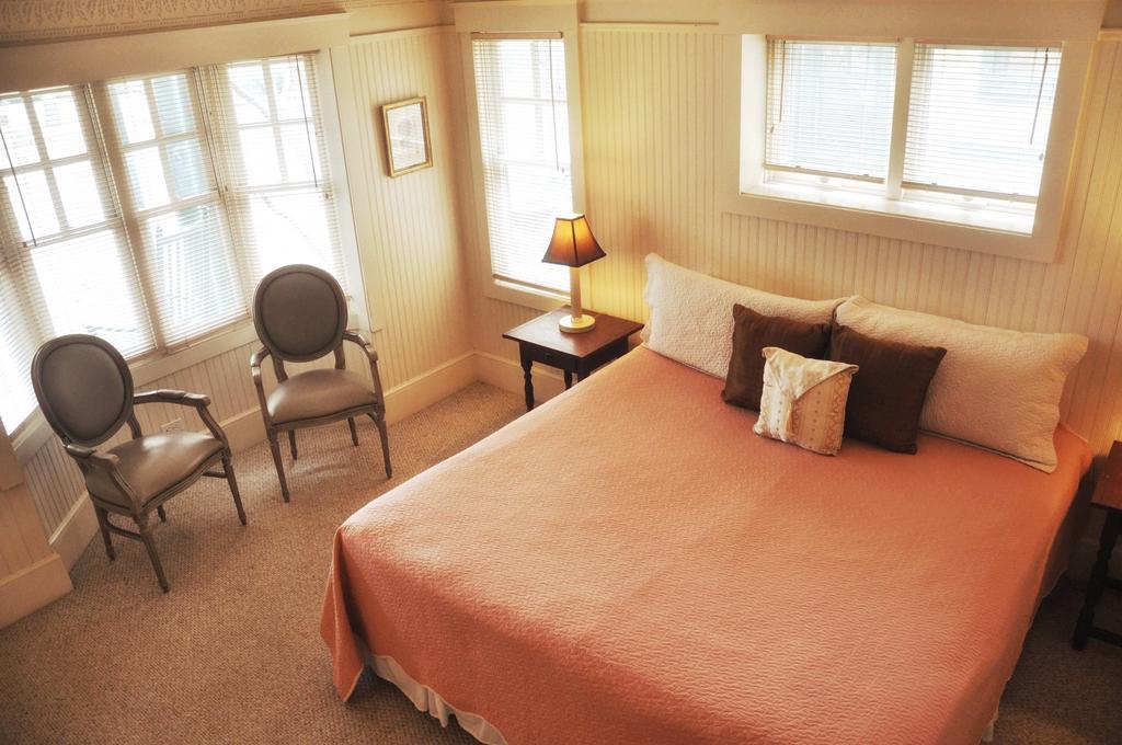 Om Sanctuary Holistic Retreat Hotel Ашвил Екстериор снимка
