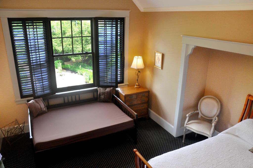 Om Sanctuary Holistic Retreat Hotel Ашвил Екстериор снимка