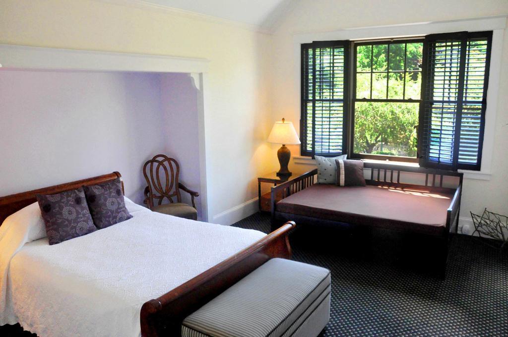 Om Sanctuary Holistic Retreat Hotel Ашвил Екстериор снимка