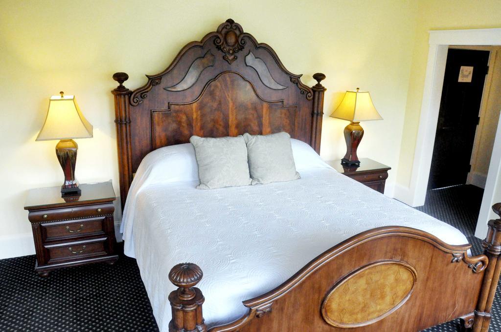 Om Sanctuary Holistic Retreat Hotel Ашвил Екстериор снимка