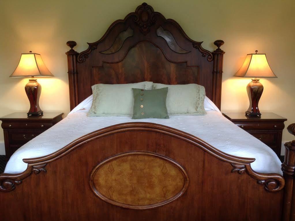 Om Sanctuary Holistic Retreat Hotel Ашвил Екстериор снимка